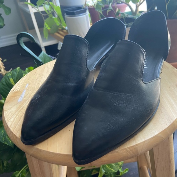 Black Pointed Loafers with Low Heel - Picture 3 of 3